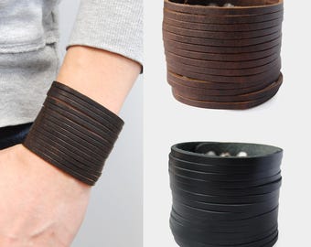 LEDERARMBAND BREIT im mehrlagigen Streifen Design Leather Bracelet! Surferarmband Herren –verstellbar, handgefertigt, Armband, Lederarmband