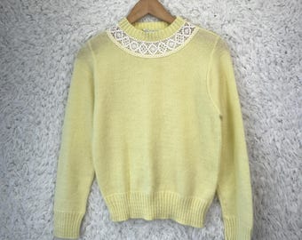 Glamour-Knit Vintage Sweater Womens M Yellow Lace Collar Cottagecore Knit Top