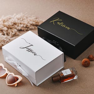 Personalized and customizable keepsake boxes, wedding souvenirs, bridesmaid gifts