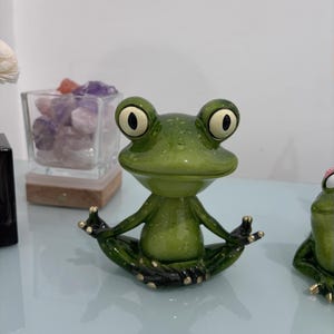 Meditating Yoga Frog Statue, Zen Garden Decor Figurine, Cute Spiritual Desk Buddy, Funny Stress Relief Bobblehead Gift for Yogi