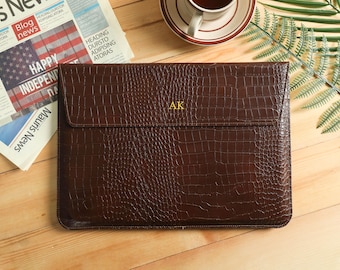 Kundenspezifische Espresso Kroko-Leder-Hülle für MacBook, 13 16-Zoll-Laptoptasche, personalisierte Portfolio-Hülle, Laptopständerabdeckung, Dateiorganisator