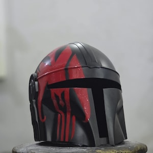 Handgemachte Stahl Mandalorian Helm | Personalisiertes Rotes Symbol für Star Wars Cosplay