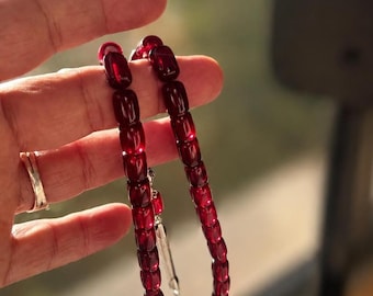 Bloedrode geperste dobbelstenen Amber Tasbih, Turkse bidkralen, capsulevorm, handgemaakte collectible rozenkrans