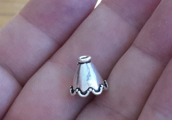 4 en argent Sterling 925 925 925 oxydé Flamenco jupe pétoncles perle Caps fin Cap cône Beads(8 mm inner diameter) 6be34d 4 en argent Sterling 925 925 925 oxydé Flamenco jupe pétoncles perle Caps fin Cap cône Beads(8 mm inner diameter) 6be34d