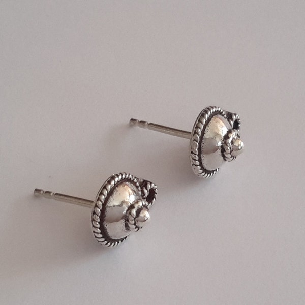 10 Sterling Silver 925 Oxidised Bali style earring ear studs with closed  ring Model BD2