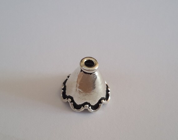 4 en argent Sterling 925 925 925 oxydé Flamenco jupe pétoncles perle Caps fin Cap cône Beads(8 mm inner diameter) 6be34d 4 en argent Sterling 925 925 925 oxydé Flamenco jupe pétoncles perle Caps fin Cap cône Beads(8 mm inner diameter) 6be34d