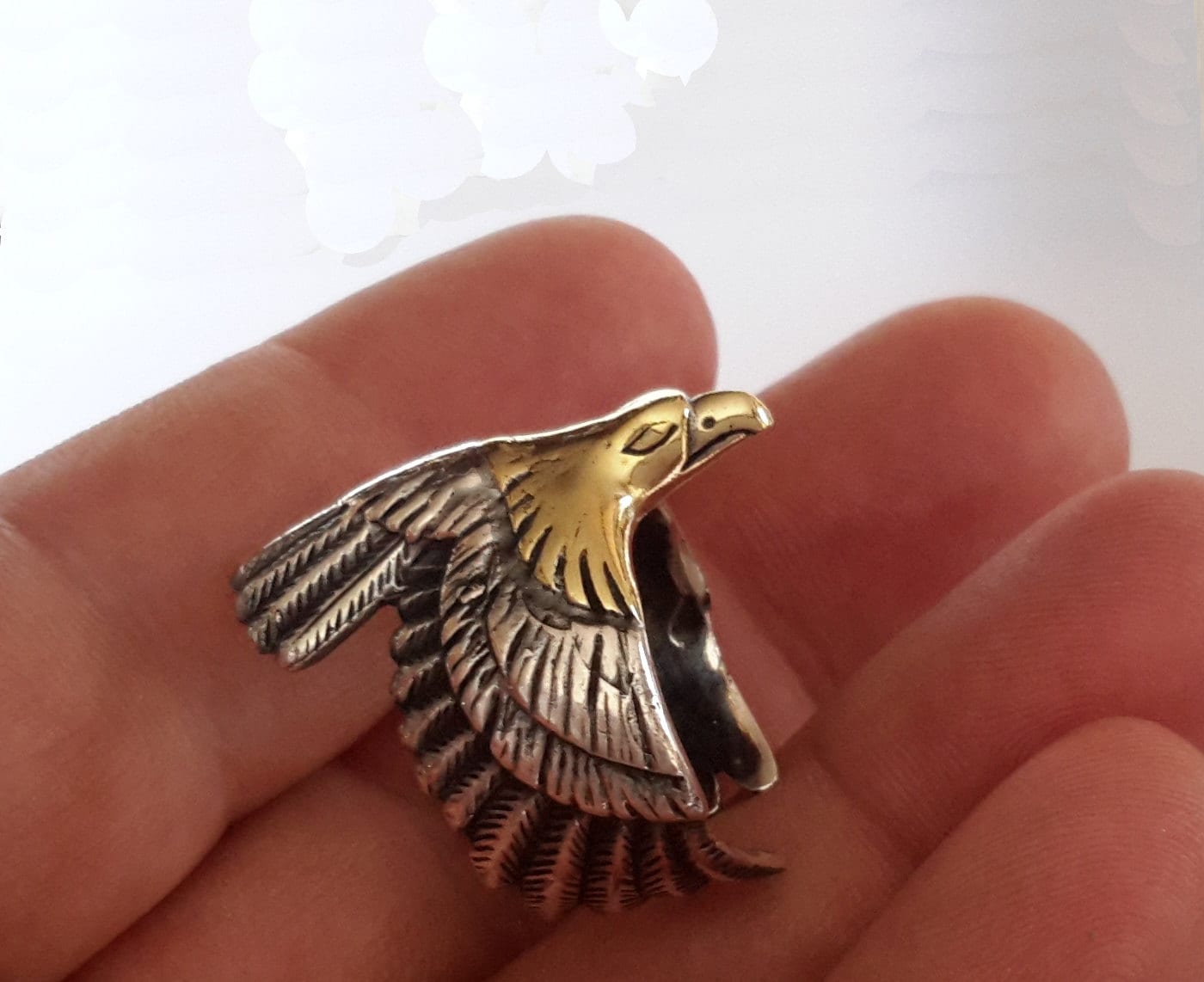送料無料 ギフト 925 Sterling Silver Flying Gold Eagle Hawk Monster Mens アクセサリー