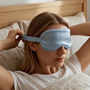 Mulberry Silk Sleep Mask: 20 Momme Luxury  – Adjustable Eye Mask for Comfortable Fit