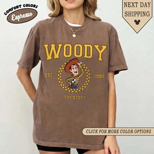 Puede incluir: Juego de tres tazas de cer&aacute;mica con acabado mate moteado. Las tazas son de color crema, gris claro y gris oscuro. Cada taza tiene un dise&ntilde;o simple y minimalista, ideal para caf&eacute; o t&eacute;.