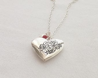 Romantic heart amulet locket protection necklace. Hamsa & Ruby gemstone. Photo family picture.