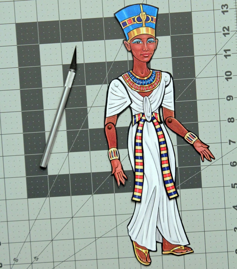 Queen nefertiti tomb found picture