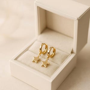 14Kソリッドゴールドスターピアス：ハンドメイドダングルフープ、ミニマル（2.6g / 0.092オンス）