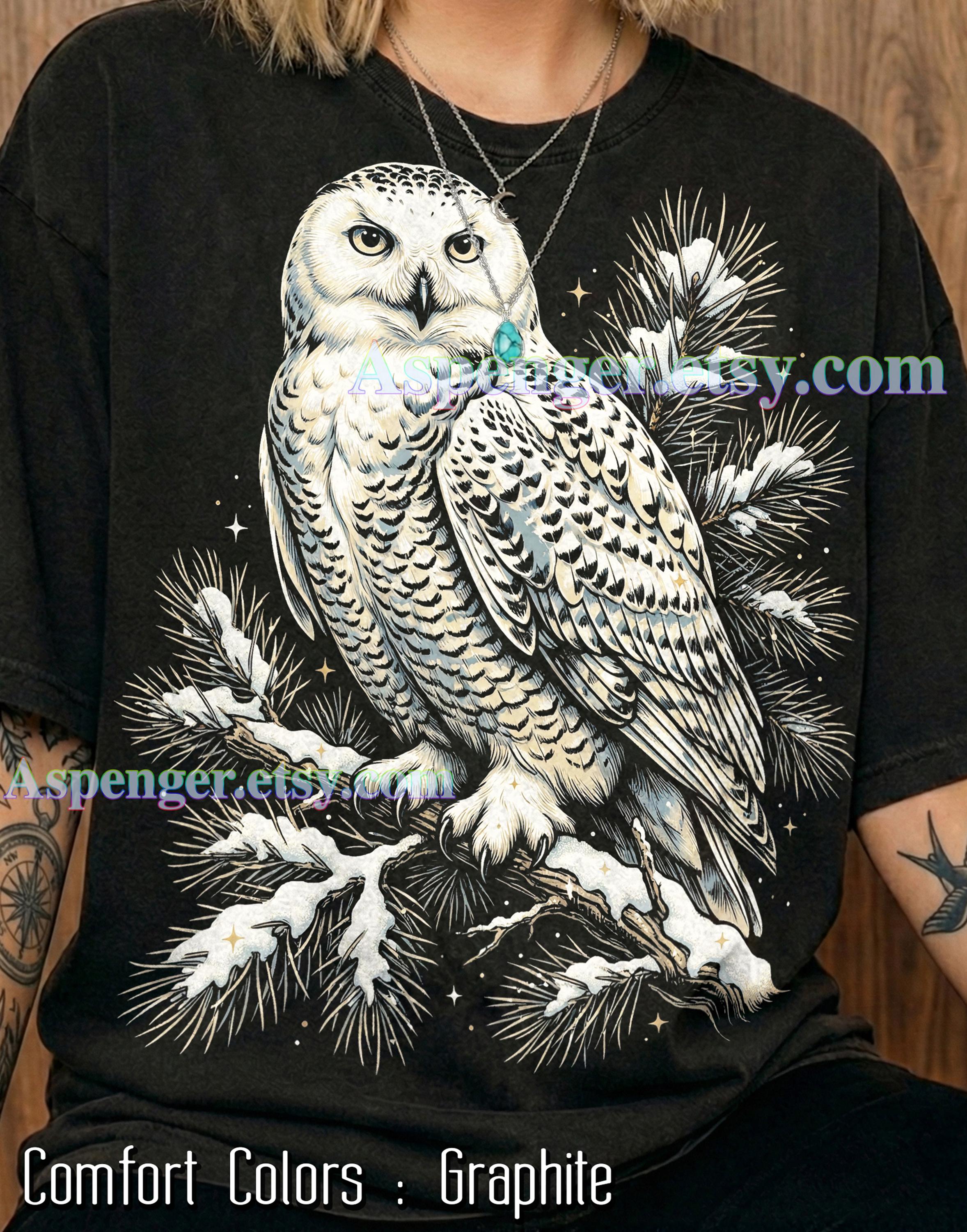 Vintage Snowy Owl Graphic Style Comfort Colors® Tshirt, Winter Bird Retro Faded Sweater, Nature