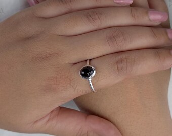 Ovaler schwarzer Onyxring, 6 x 8 mm Zierlicher Ring Handgemachter 925 Sterlingsilber-Onyxring, Geschenk für Mama, Weihnachtsgeschenk Für Sie
