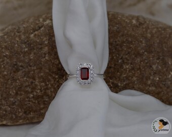 Handgemachte Rot Granat Ring im Baguetteschliff mit Zirkonia Akzente in 925 Silber Verlobungsring, Brautring, Frauen Reisering, Geschenk für Sie