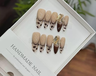 Uñas postizas hechas a mano con estampado de leopardo / Uñas postizas stiletto degradadas en color marrón