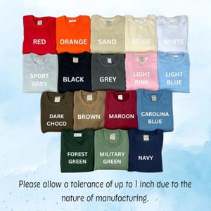 K&ouml;nnte beinhalten: Eine Kollektion von f&uuml;nfzehn Rundhals-Sweatshirts in verschiedenen Farben, darunter Rot, Orange, Sand, Beige, Wei&szlig;, Sportgrau, Schwarz, Grau, Hellrosa, Hellblau, Dunkelschoko, Braun, Kastanienbraun, Carolinablau, Waldgr&uuml;n, Milit&auml;rgr&uuml;n und Marineblau.