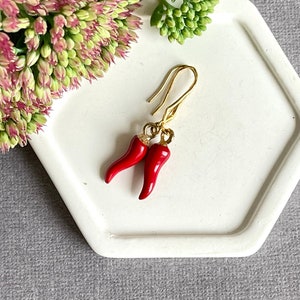 Gold Chillie Earrings, Chilli Earrings, Pepper Earrings, Cute Jewelry, 18K Gold plated earrings, Cute minimal earrings, Cadeau for here