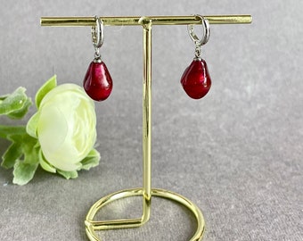 Boucles d'oreilles au chalumeau en verre et baies de grenade, bijoux nature grenat fruits rouges, graines de grenade alimentaires, bijoux minimalistes