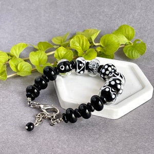 Black white lampwork glass bracelet, Silver Beaded jewelry, Woman gift, Artisan handmade unique gift for here