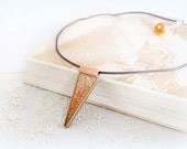 Gold Anhänger, Honig Polymer Anhänger, Unisex: Anhänger, Geschenk für Freunde, handgemachte fimo Kette