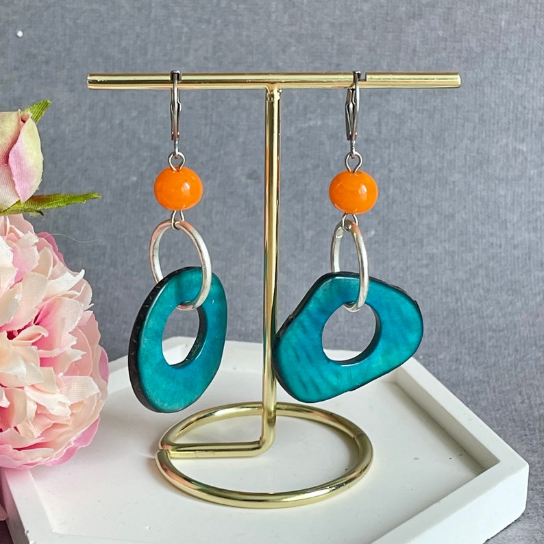 Boucles d'oreilles orange turquoise de forme libre, cadeau de Noël pour femme, boucles d'oreilles tendance, boucles d'oreilles de fête image 3