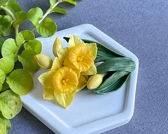 白い水仙とナルキッソスの3月の誕生花ブローチ、シルバーメッキ - Etsy