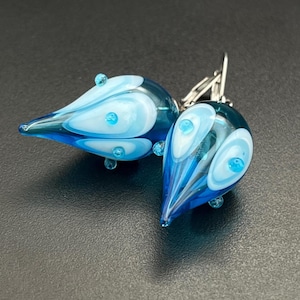 Blaue geblasene Glasohrringe, Weihnachtsgeschenk für sie, Brautohrringe, Glasohrringe, Kugelohrringe, mundgeblasene Perlenohrringe