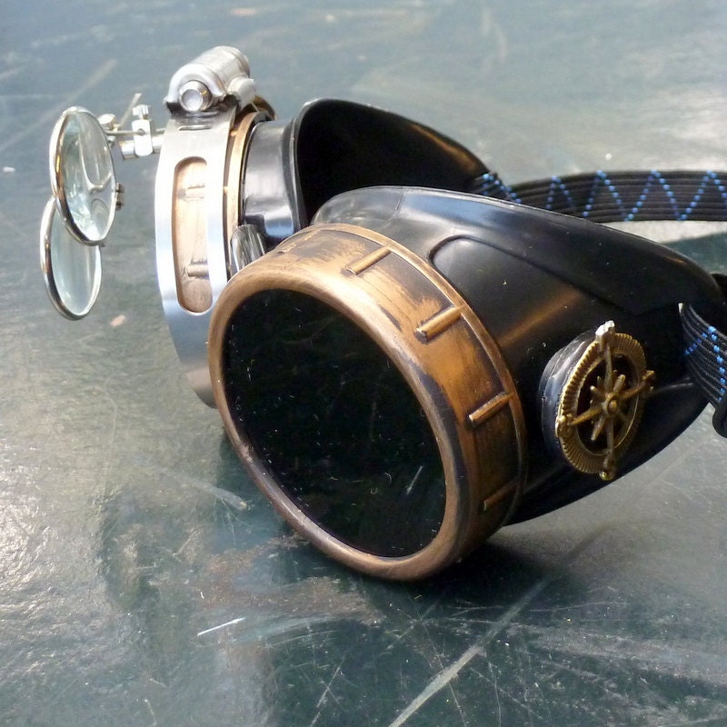  Steampunk Victorian Style Goggles with Compass Design & Ocular  Loupe, Rave Glasses : Clothing, Shoes & Jewelry