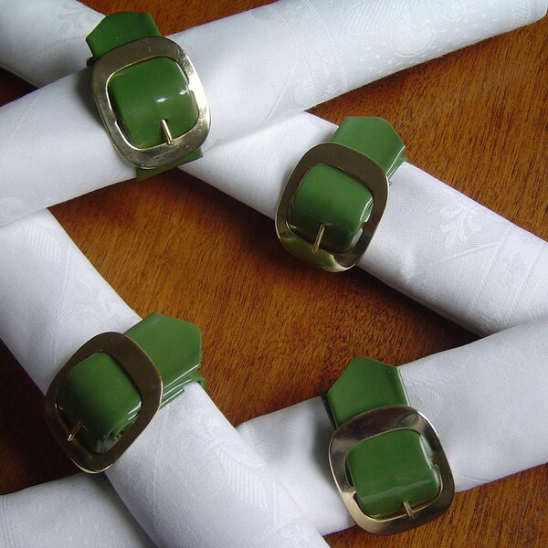 Set of Four Vintage 1960s Vinyl Avocado Green Napkin Rings With Vintage White Linen Napkins
