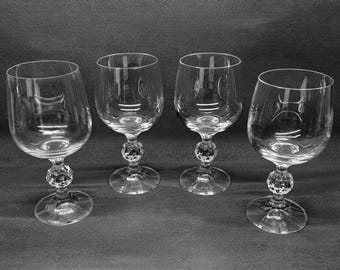 Copas de vino de cristal de Bohemia Claudia, juego de 4 / Cristalería vintage checa con tallo esférico facetado