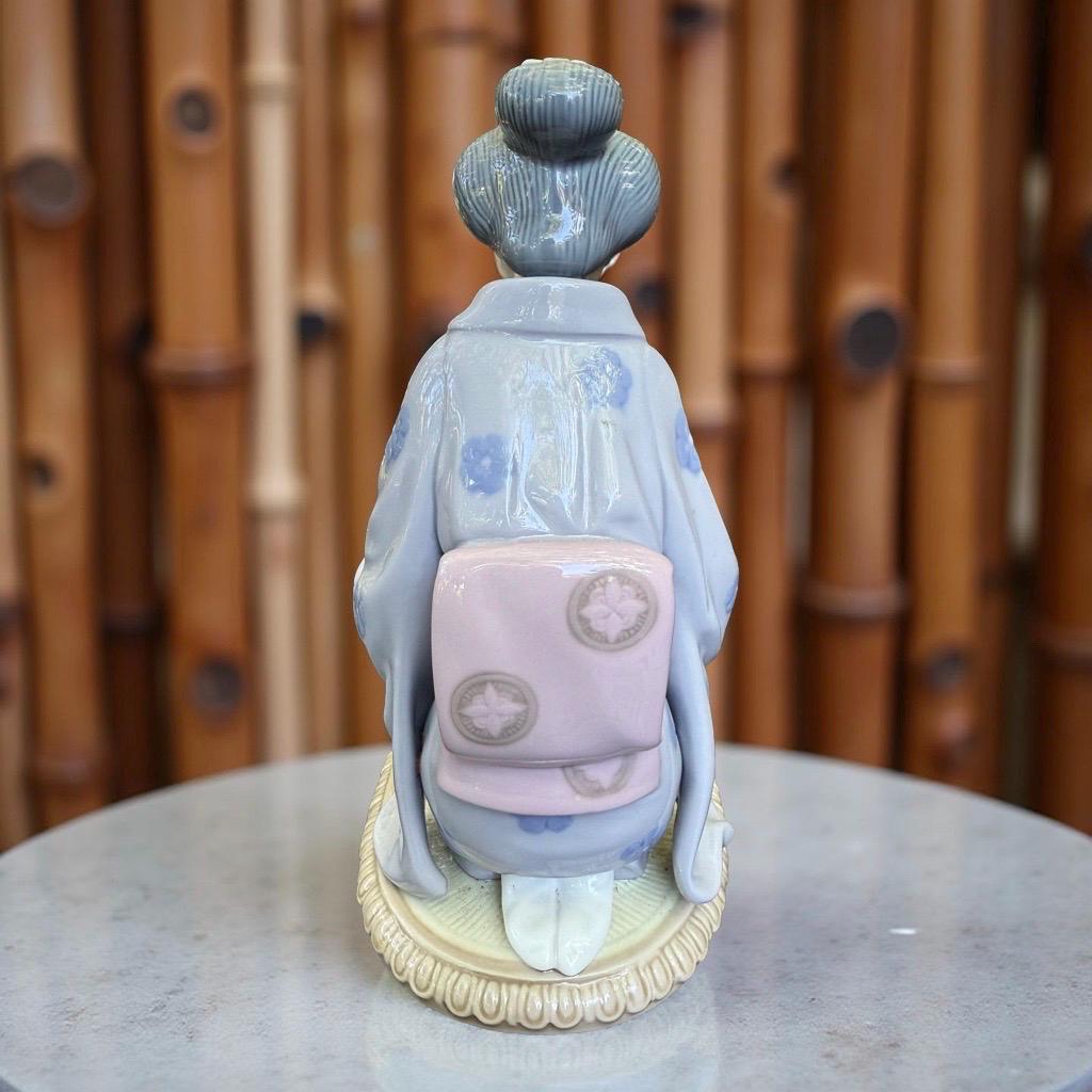 Vintage Lladro Porcelain Figurine • Japanese Geisha Tea Ceremony