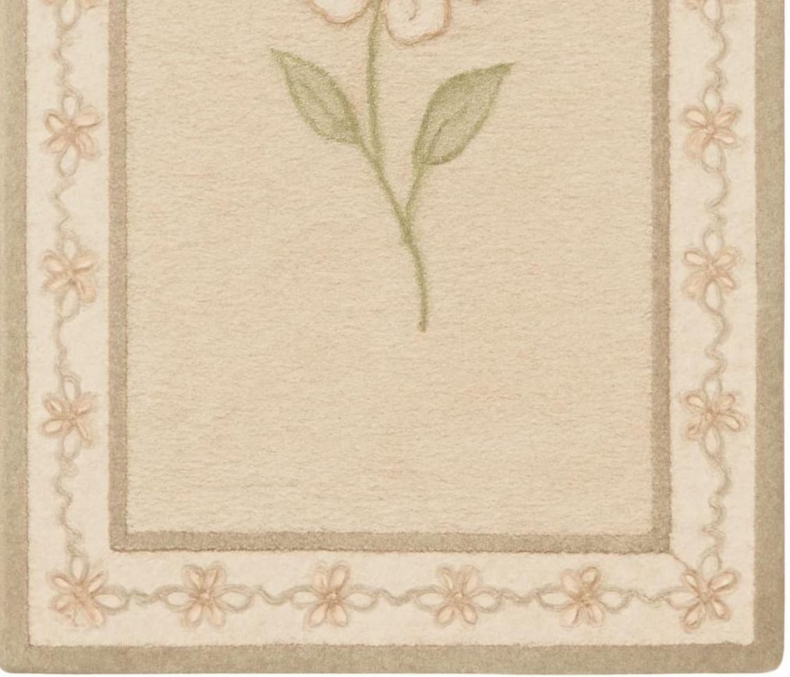 Hand Tufted Floral Rug Vintage Beige Carpet With Delicate Flower — free download