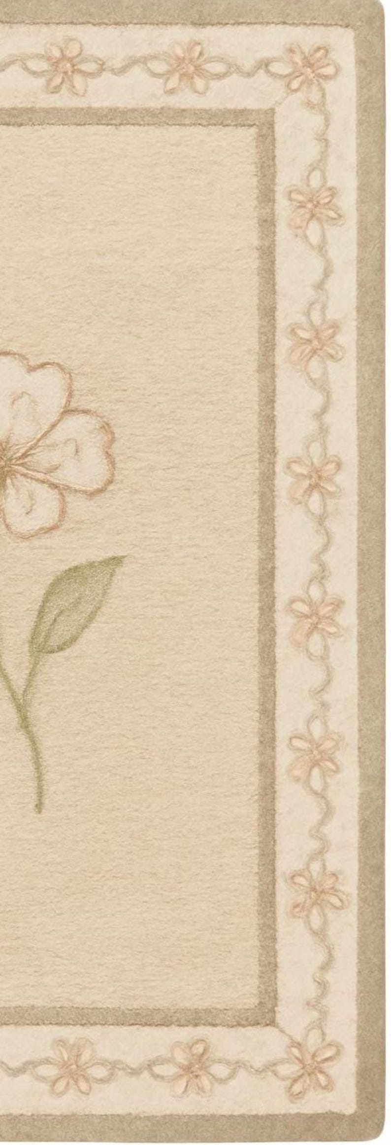 Border Rug Designs Hand Tufted Floral Rug: Vintage Beige Carpet With Delicate Flower ...