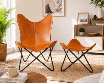 Sillón y reposapiés de cuero marrón claro / Sofá mariposa de búfalo hecho a mano con otomana / Muebles de salón vintage