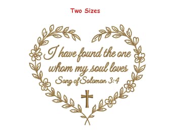 Può includere: Un disegno a forma di cuore color oro con accenti floreali e di foglie, con il testo "I have found the one whom my soul loves Song of Solomon 3:4" e una croce. Le parole "Two Sizes" sono in alto.