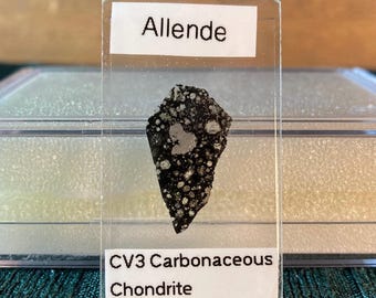 Meteoriet Allende CV3 koolstofhoudend chondriet in dunne sectie: onderzoek, onderwijs en verzamelaarskwaliteit