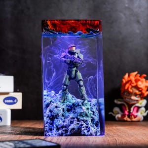 HALO Master Chief Harzlampe, John-117 3D Figur Handschmerzen im Harzblock, einzigartiges Geschenk für Gamer, handgemachtes Geschenk