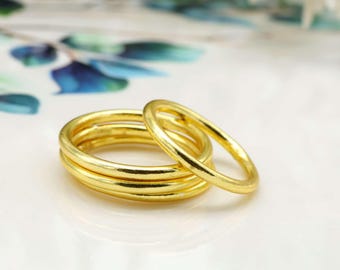 Anillos apilables finos y lisos, banda de latón dorado de tamaño mediano