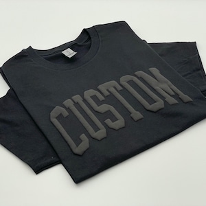 T-shirt personnalisé avec impression en relief, vêtements personnalisés avec texte en relief, t-shirt avec police personnalisée