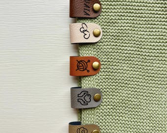 ネジ付き手作り革タグ：かぎ針編み、編み物、縫製ラベル - Etsy 日本