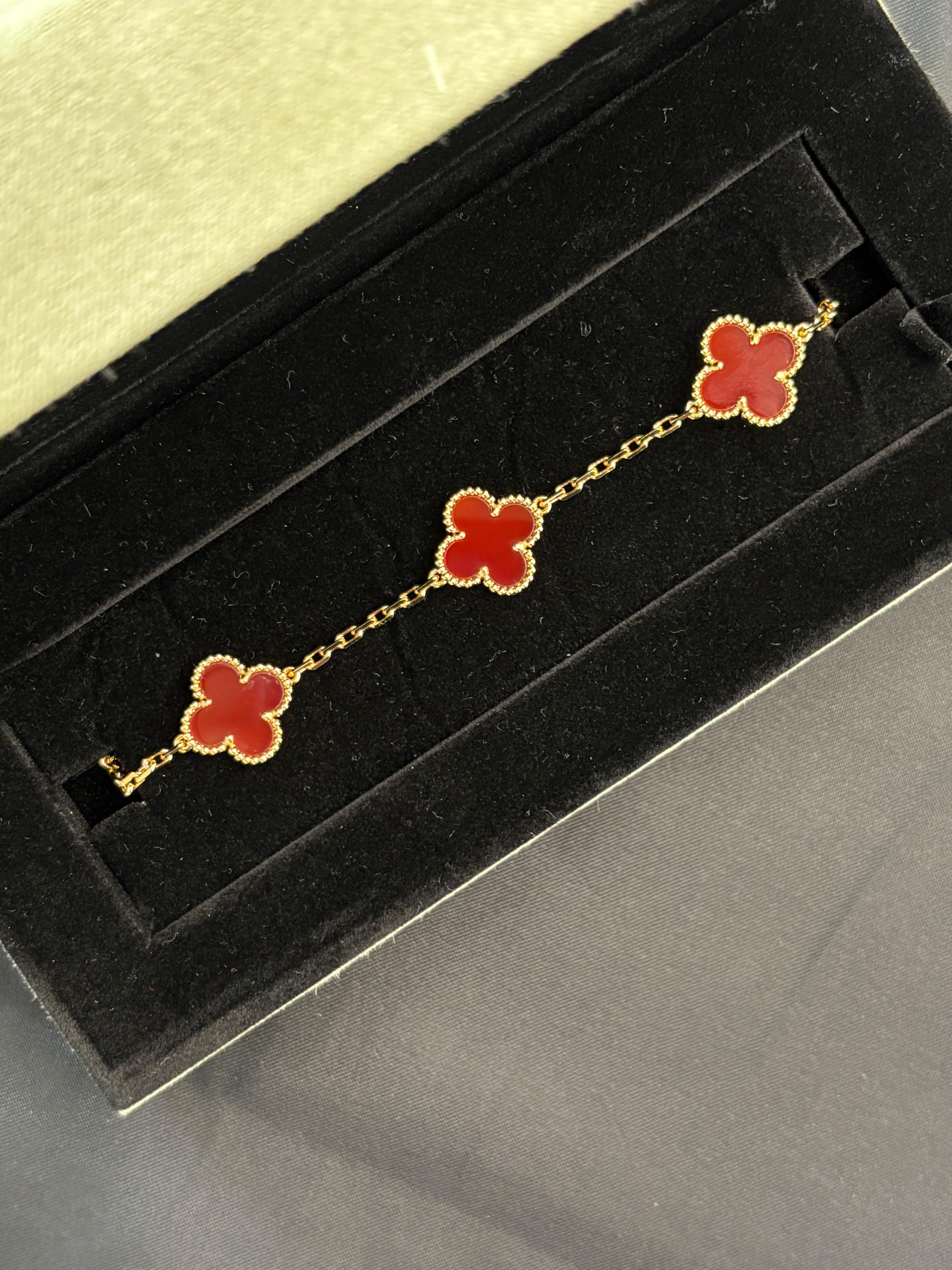 Van cleef alhambra bracelet - Etsy 日本
