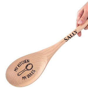 Cucchiaio di legno extra lungo / Cucchiaio extra lungo inciso / Nome o frase personalizzati / Cucchiaio da cucina in stile nonna / Regalo da cucina personalizzato