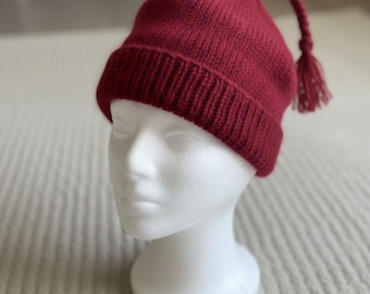 Norwegische Widerstandsmütze Strickmuster: Tassel Toque, Sleek Silhouette (Digitaler Download)