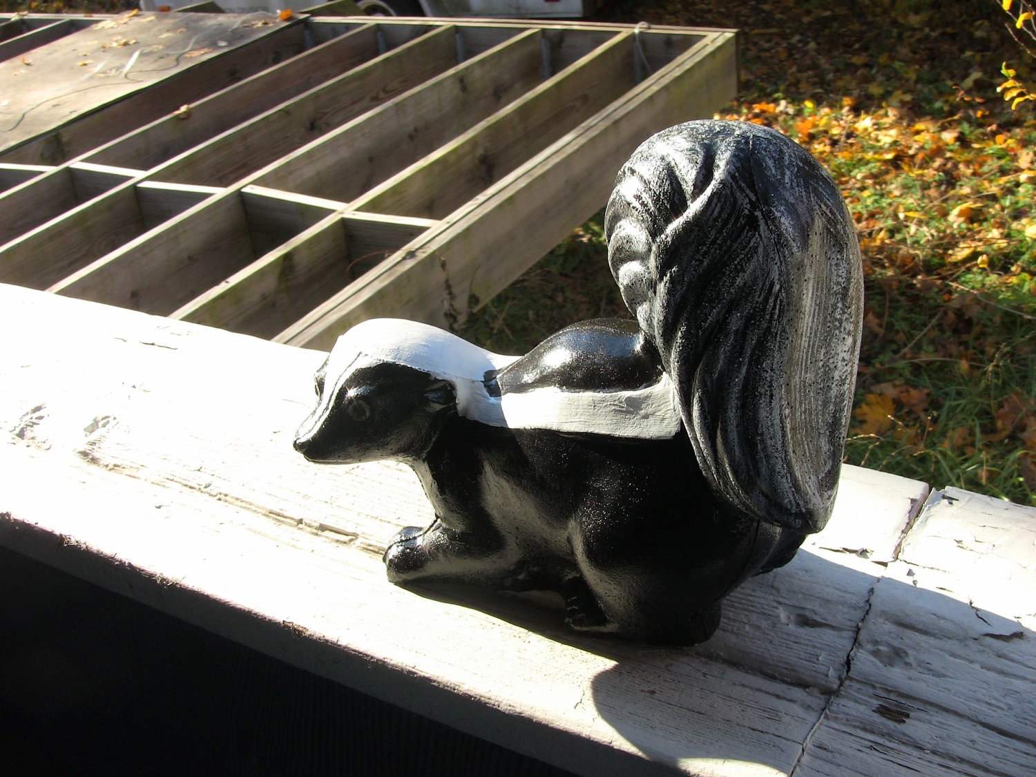 Concrete Skunk....beautiful Life Like Statue..fast Shipping. .read All ...