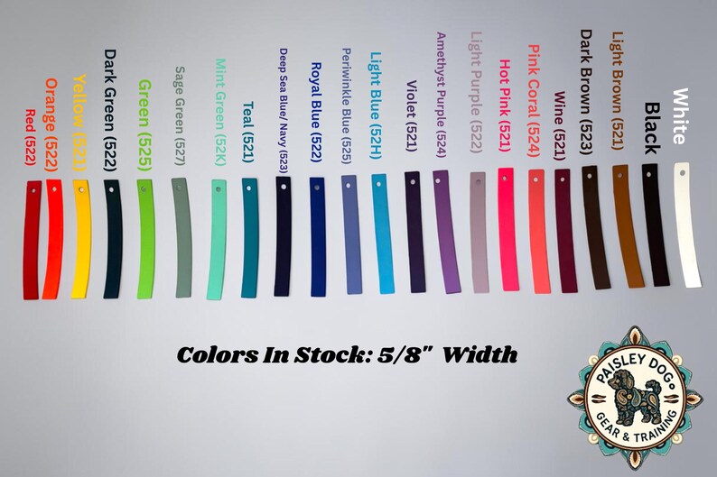 Puede incluir: Una carta de colores que muestra diecinueve tiras de cuero verticales en varios tonos, incluyendo rojo, naranja, amarillo, verde, azul, violeta, rosa, marr&oacute;n, negro y blanco. Cada tira tiene un agujero arriba. El texto dice: Colors In Stock: 5/8" Width.