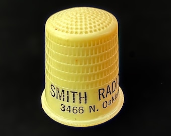 Vintage Advertising Plastic Thimble Milwaukee Wisconsin Smith Radio and Appliance Oakland Ave Crafty Craftsperson