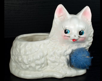 Vintage White Cat Ceramic Planter Ball of Real Yarn Enesco Japan