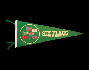 Vintage Pennant Six Flags Souvenir Tourist Felt Wall Hanging Green Over Mid-America Missouri!