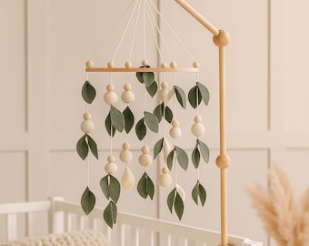 Skogsmobil med gröna blad och blommor, neutral spjälsängsmobil för barnkammardekor, hängande babymobil, babyshowerpresent i skogen